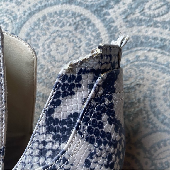 Snakeskin Heeled Booties Size 8 - Picture 2 of 7